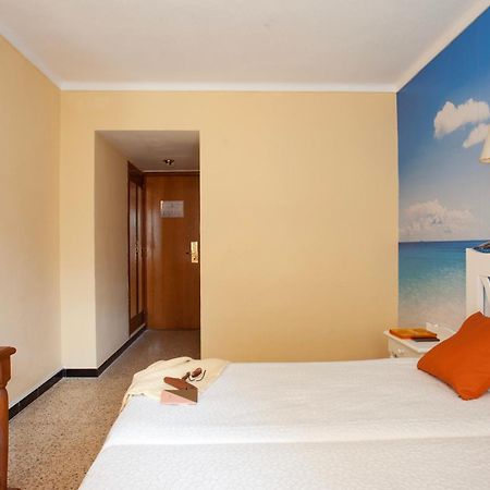 Bj Hostal Bona Vista S'Illot  Exterior photo